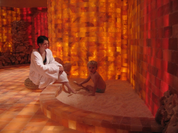 Imagen de los interiores del Hotel Kinderhotel St.zeno. Foto 9