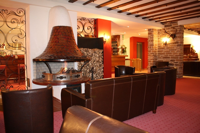 Imagen de los interiores del Hotel Kinderhotel St.zeno. Foto 13