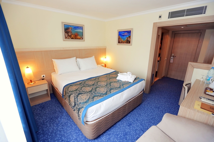 Imagen de la habitación del Hotel King Cankaya. Foto 9