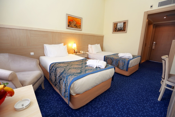 Imagen de la habitación del Hotel King Cankaya. Foto 15