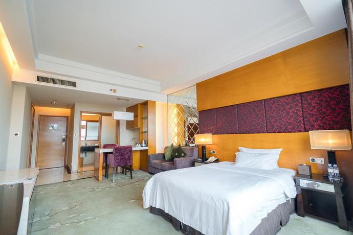 Imagen de la habitación del Hotel King Century. Foto 7
