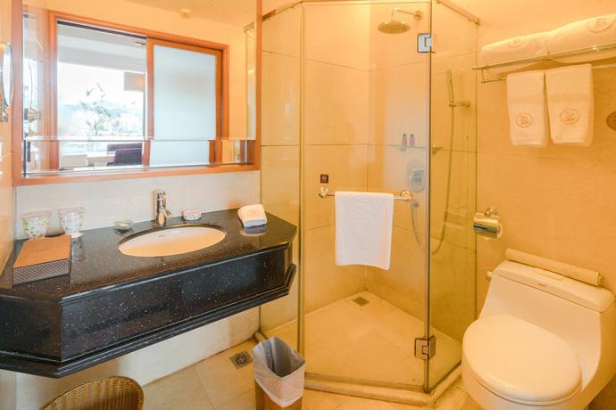Imagen de la habitación del Hotel King Century. Foto 9