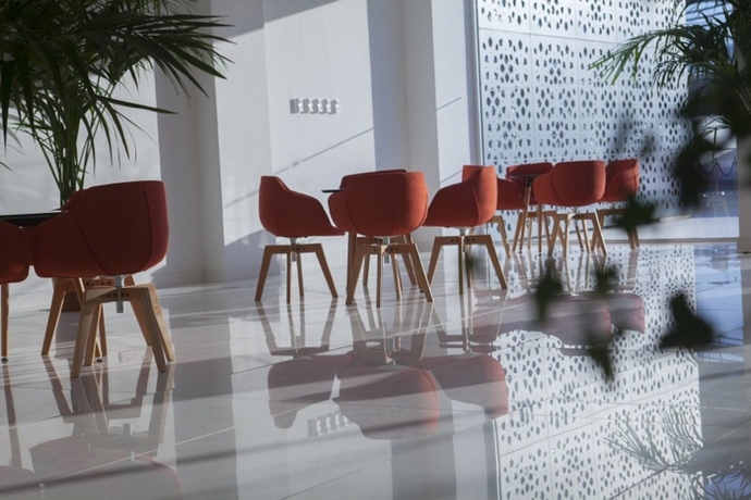 Imagen general del Hotel King Evelthon Beach and Resort. Foto 5