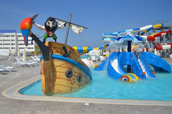 Imagen general del Hotel King Evelthon Beach and Resort. Foto 9