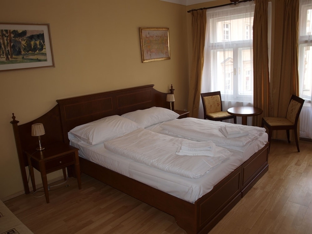 Imagen de la habitación del Hotel King George, Praga. Foto 15