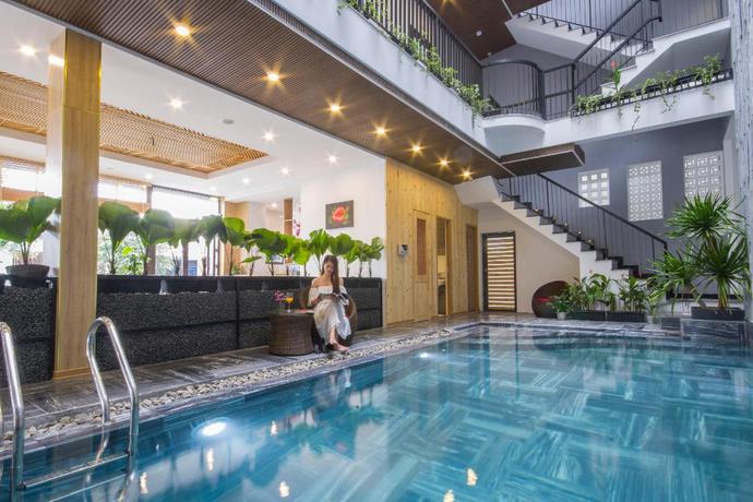 Imagen de la piscina del Hotel King House Villa. Foto 8