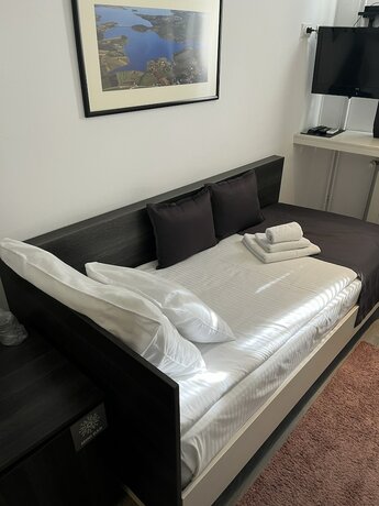 Imagen de la habitación del Hotel King, Kragujevac. Foto 6