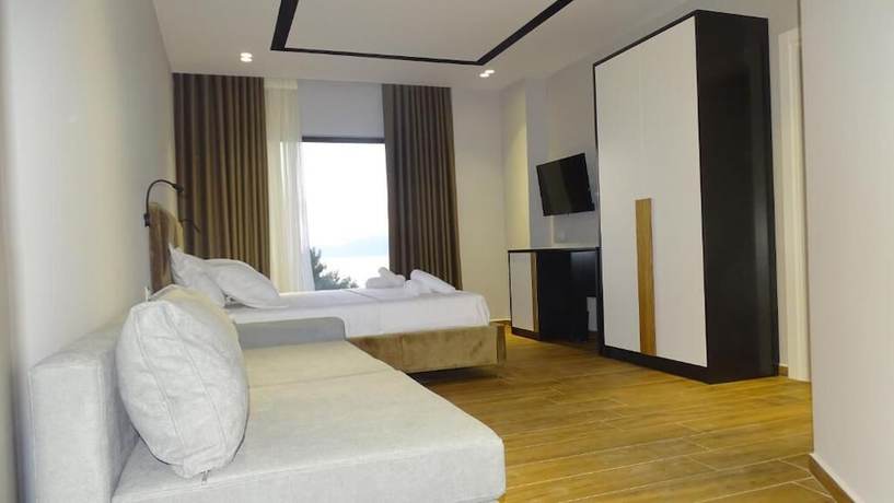 Imagen de la habitación del Hotel King Ksamil. Foto 12