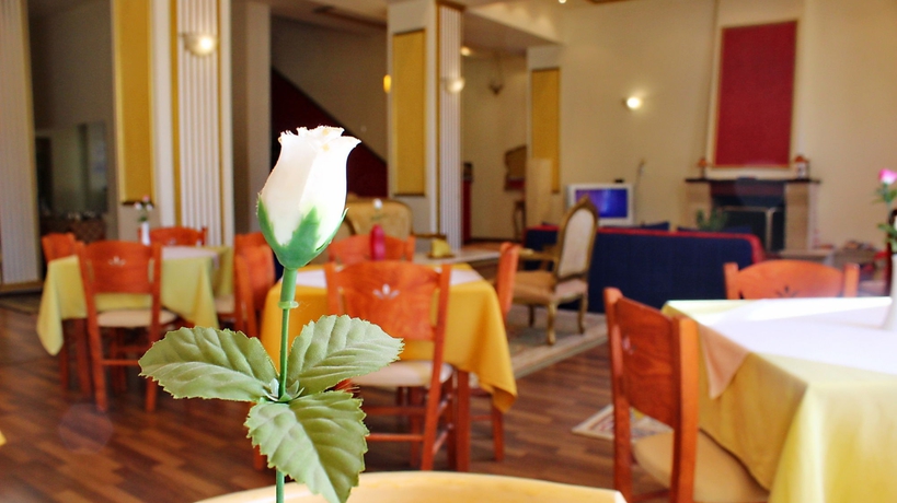 Imagen del bar/restaurante del Hotel King Lodge. Foto 2