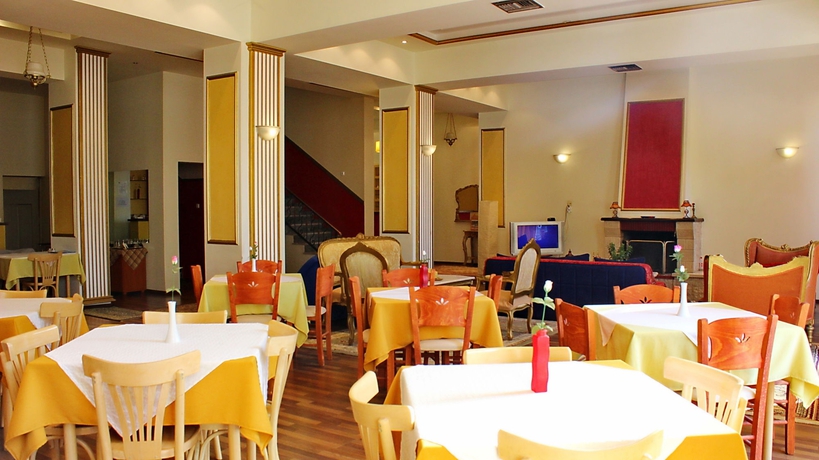 Imagen del bar/restaurante del Hotel King Lodge. Foto 3