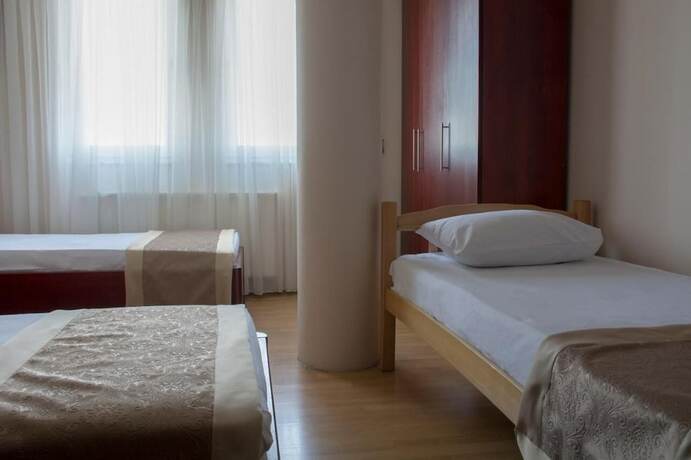 Imagen general del Hotel King, Lybeniq. Foto 1