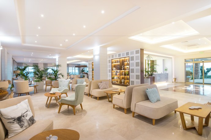 Imagen de los interiores del Hotel King Maron Wellness Beach. Foto 19