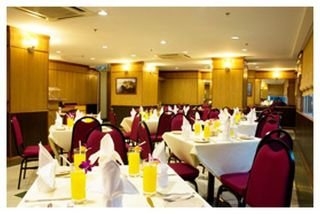 Imagen del bar/restaurante del Hotel King Park. Foto 7