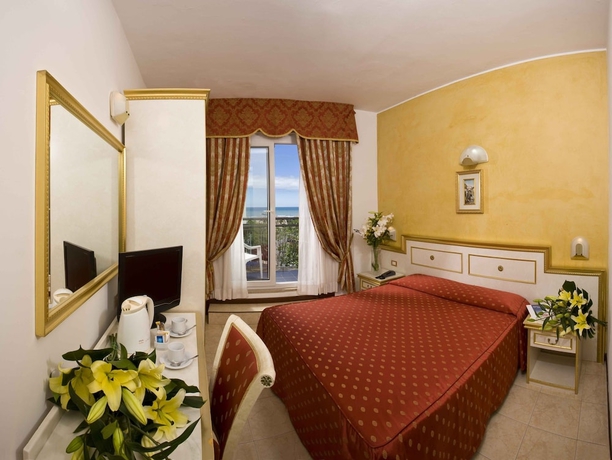 Imagen de la habitación del Hotel King, Rimini. Foto 9