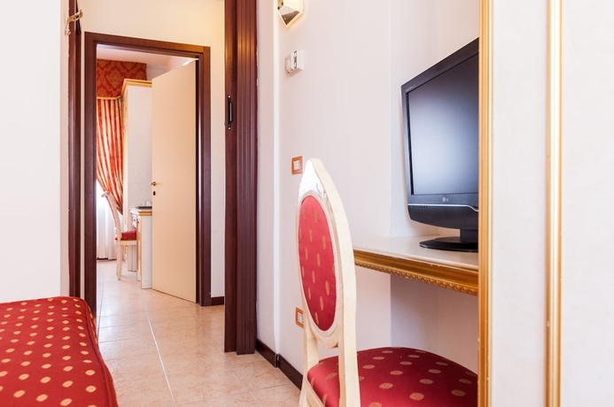 Imagen de la habitación del Hotel King, Rimini. Foto 10
