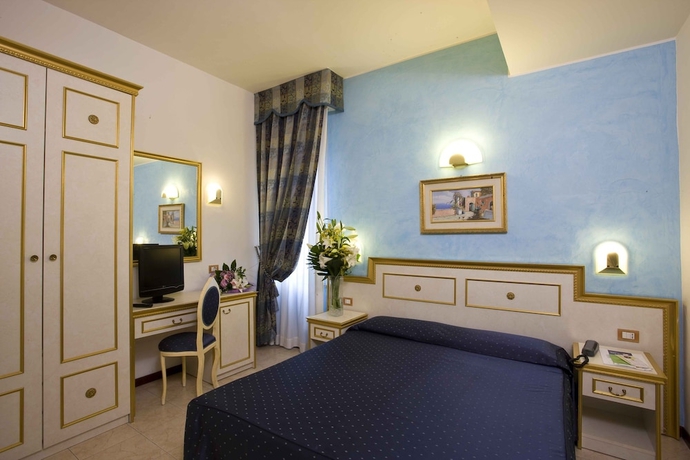 Imagen de la habitación del Hotel King, Rimini. Foto 11