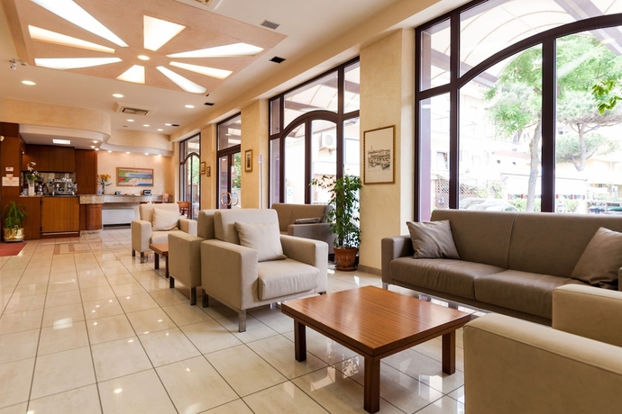 Imagen de los interiores del Hotel King, Rimini. Foto 19