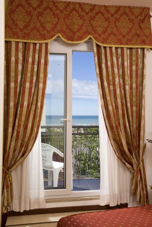 Imagen de la habitación del Hotel King, Rimini. Foto 14