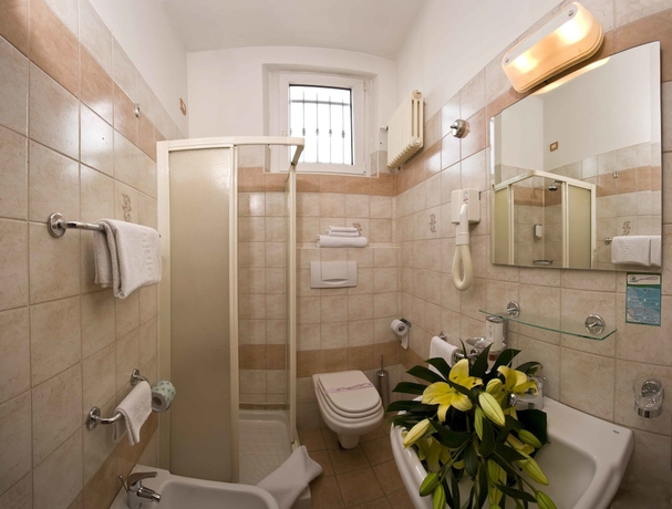 Imagen de la habitación del Hotel King, Rimini. Foto 16