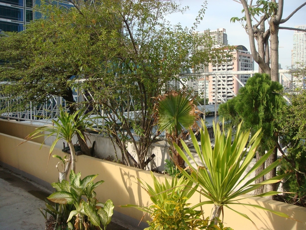 Imagen de los exteriores del Hotel King Royal Garden Inn. Foto 6