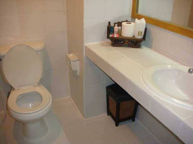 Imagen de la habitación del Hotel King Royal Garden Inn. Foto 2