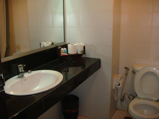 Imagen de la habitación del Hotel King Royal Garden Inn. Foto 3