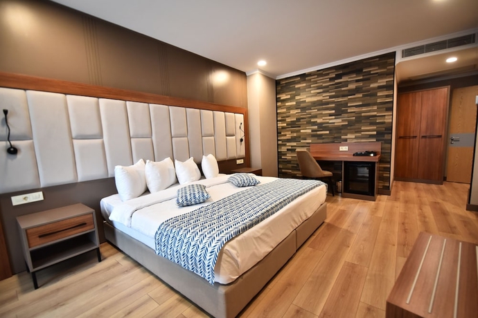 Imagen de la habitación del Hotel King Solomon Batumi. Foto 8