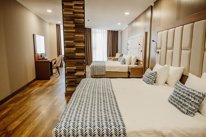 Imagen de la habitación del Hotel King Solomon Batumi. Foto 13