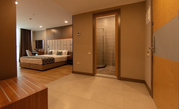 Imagen de la habitación del Hotel King Solomon Batumi. Foto 14