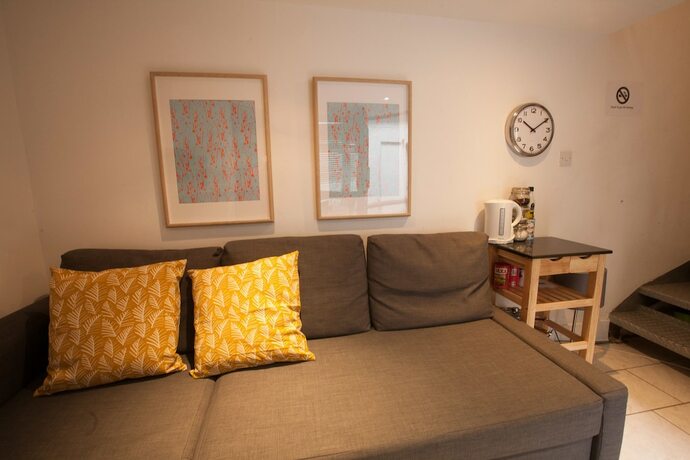 Imagen general del Hotel King Square Gardens by All&ocirc; Housing. Foto 13
