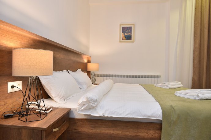 Imagen de la habitación del Hotel King Tom. Foto 13