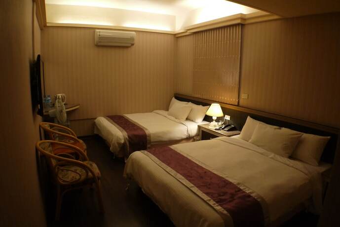 Imagen de la habitación del Hotel King Town. Foto 15