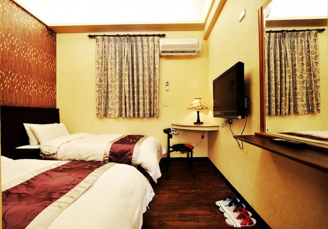 Imagen de la habitación del Hotel King Town. Foto 26