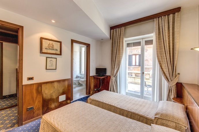 Imagen de la habitación del Hotel King, Via Veneto. Foto 8