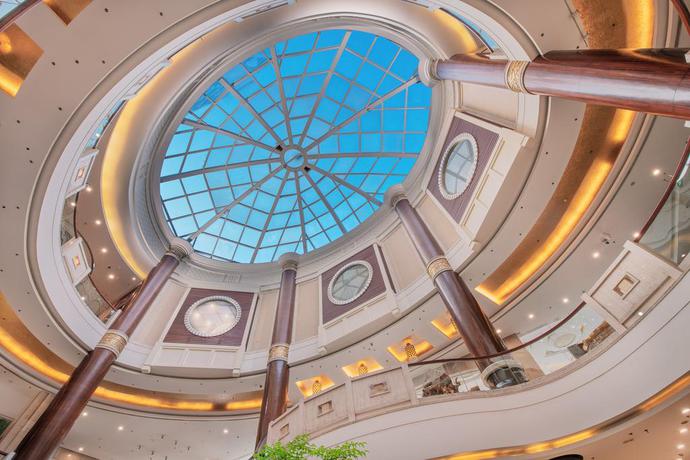Imagen de los interiores del Hotel King World. Foto 9