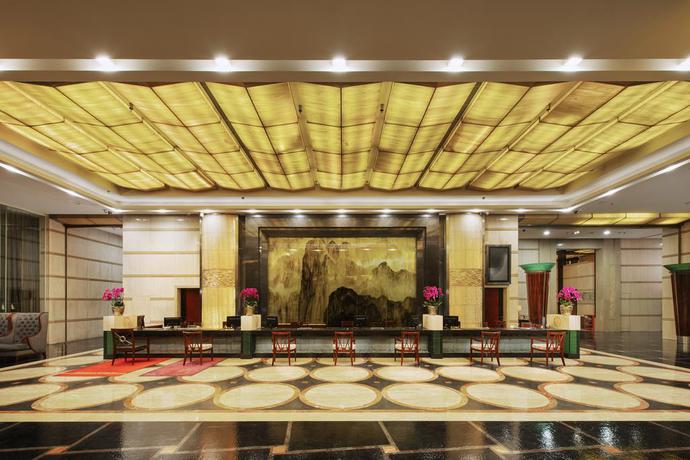 Imagen de los interiores del Hotel King World. Foto 11