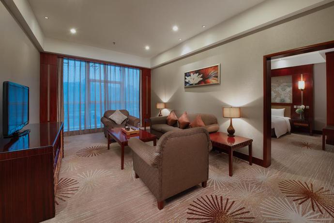 Imagen de los interiores del Hotel King World. Foto 13
