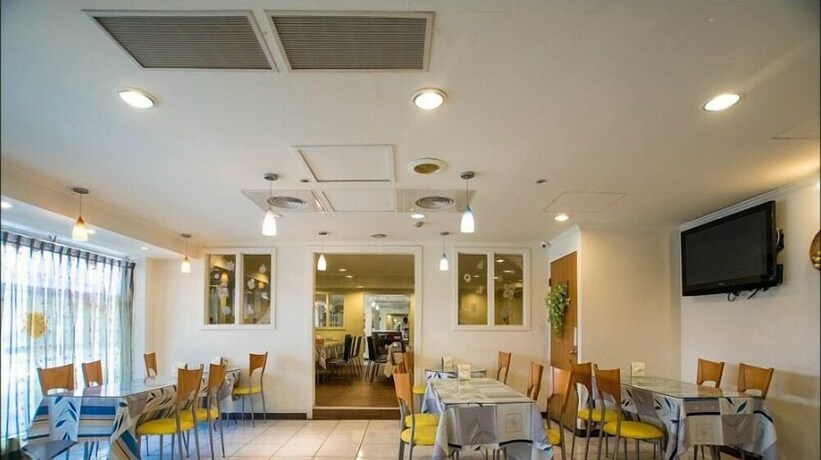 Imagen del bar/restaurante del Hotel King and Princess Motel-rende. Foto 16