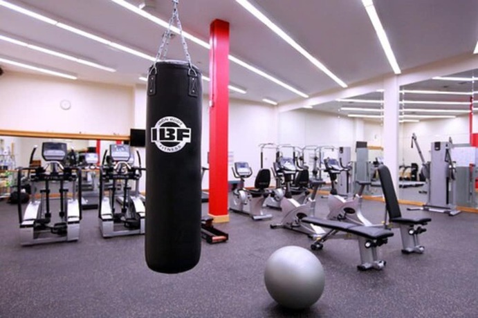 Imagen de los interiores del Hotel Kingbridge Conference Centre and. Foto 19