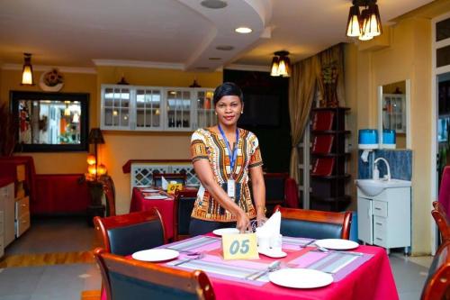 Imagen general del Hotel Kingdom, Ciudad de Mwanza. Foto 4