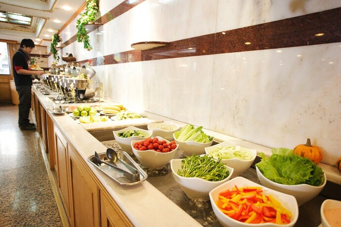 Imagen del bar/restaurante del Hotel Kingdom Hotel. Foto 19