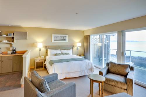 Imagen de la habitación del Hotel Kingfisher Oceanside Resort & Spa. Foto 5