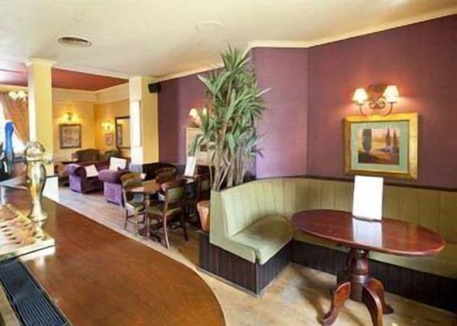 Imagen de los interiores del Hotel Kings Arms Westerham by Greene King Inns. Foto 20