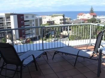 Imagen de la piscina del Hotel Kings Bay Apartments. Foto 15