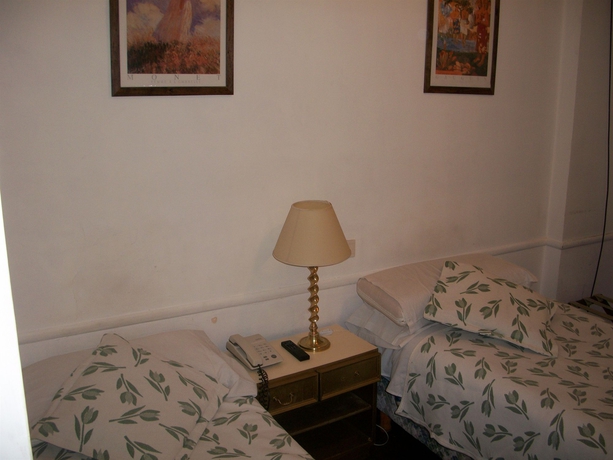 Imagen de la habitación del Hotel King's, Buenos Aires. Foto 9