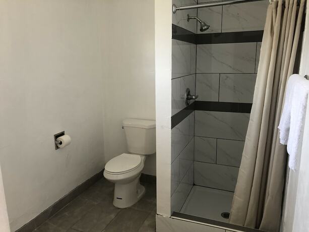 Imagen de la habitación del Hotel Kings Castle Motel. Foto 7