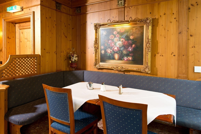 Imagen del bar/restaurante del Hotel King's Center. Foto 4