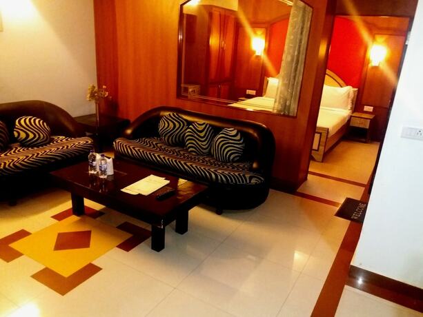 Imagen general del Hotel Kings Corner. Foto 7