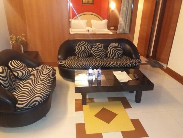 Imagen general del Hotel Kings Corner. Foto 10