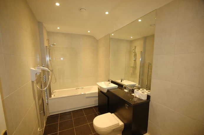 Imagen de la habitación del Hotel Kings Court, Kings Coughton. Foto 14